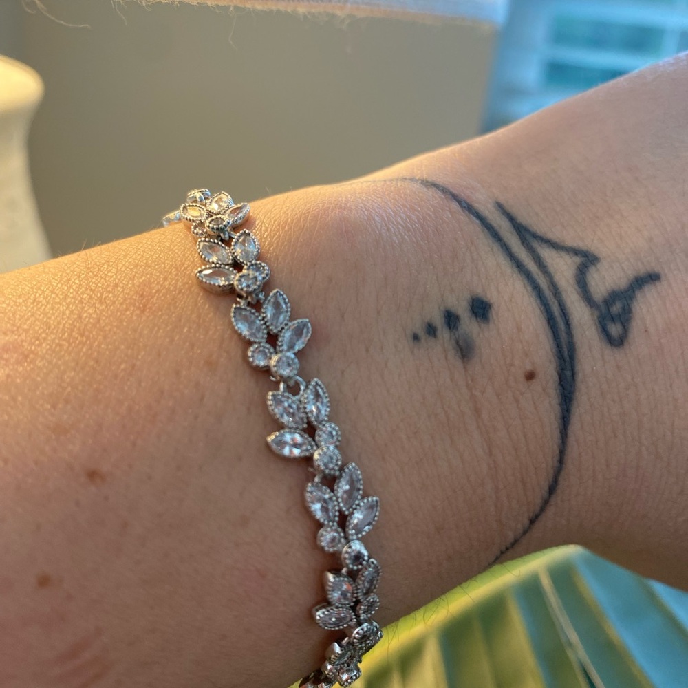 Elegant Silver Leaf Bracelet